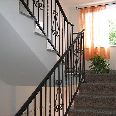 Apartments Bogovic Malinska Bagian luar foto