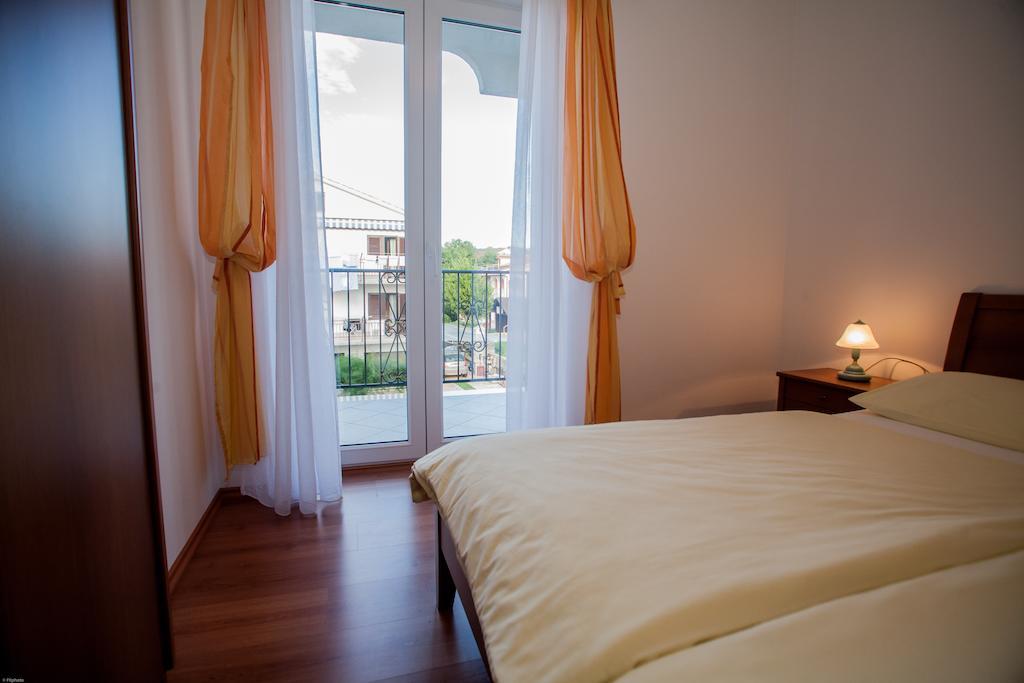 Apartments Bogovic Malinska Bagian luar foto