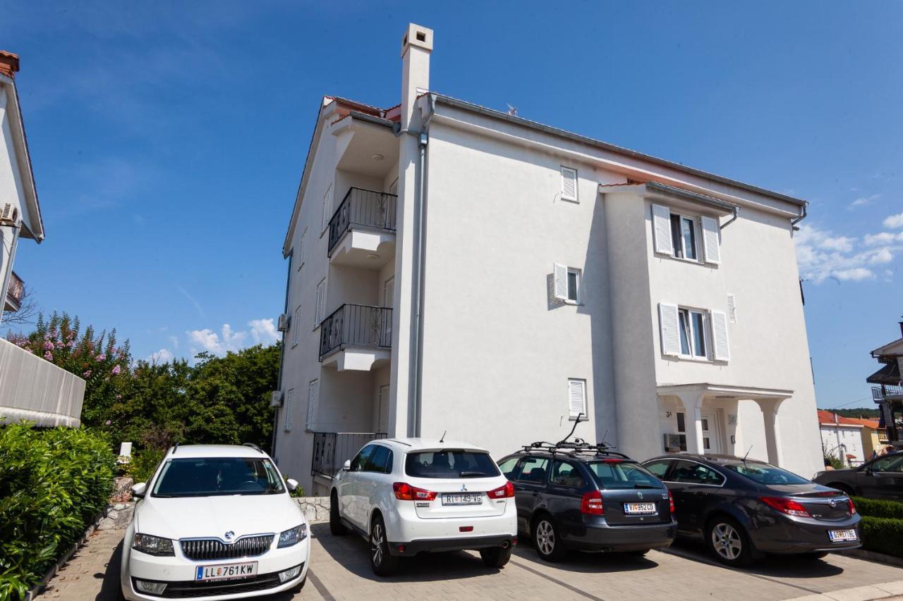 Apartments Bogovic Malinska Bagian luar foto